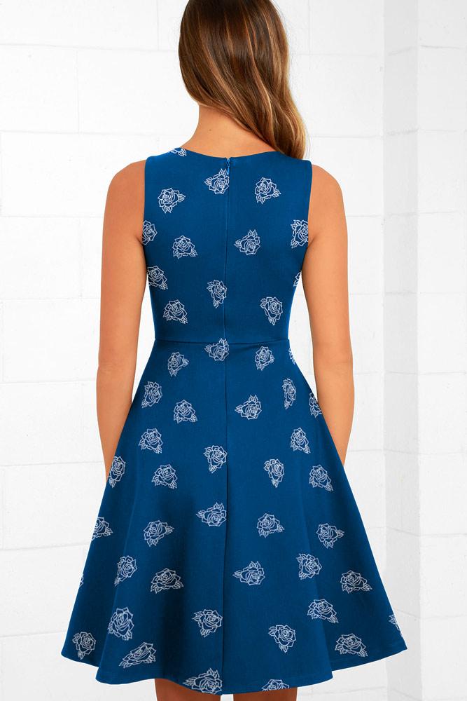 Robe Mi-Longue Évasée à Fleurs et Col en V Bleu