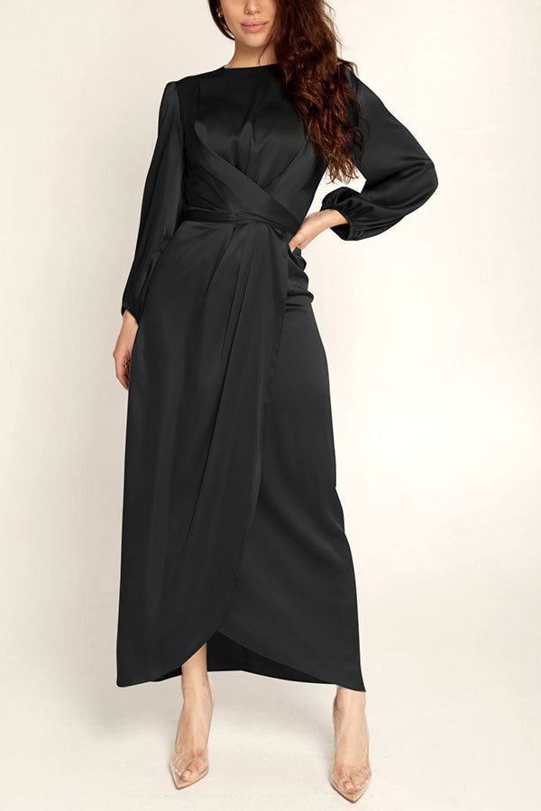 Longue Robe en Satin Taille Torsadée Manches Longues