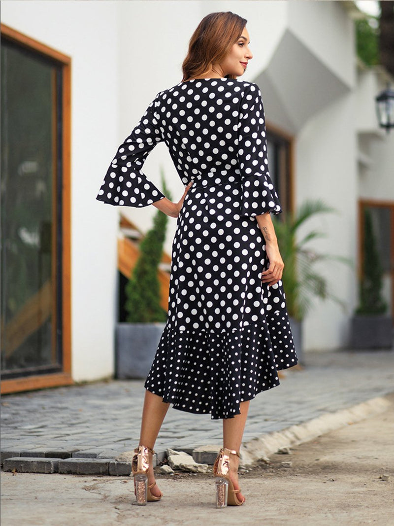 Robe à Pois et Col en V