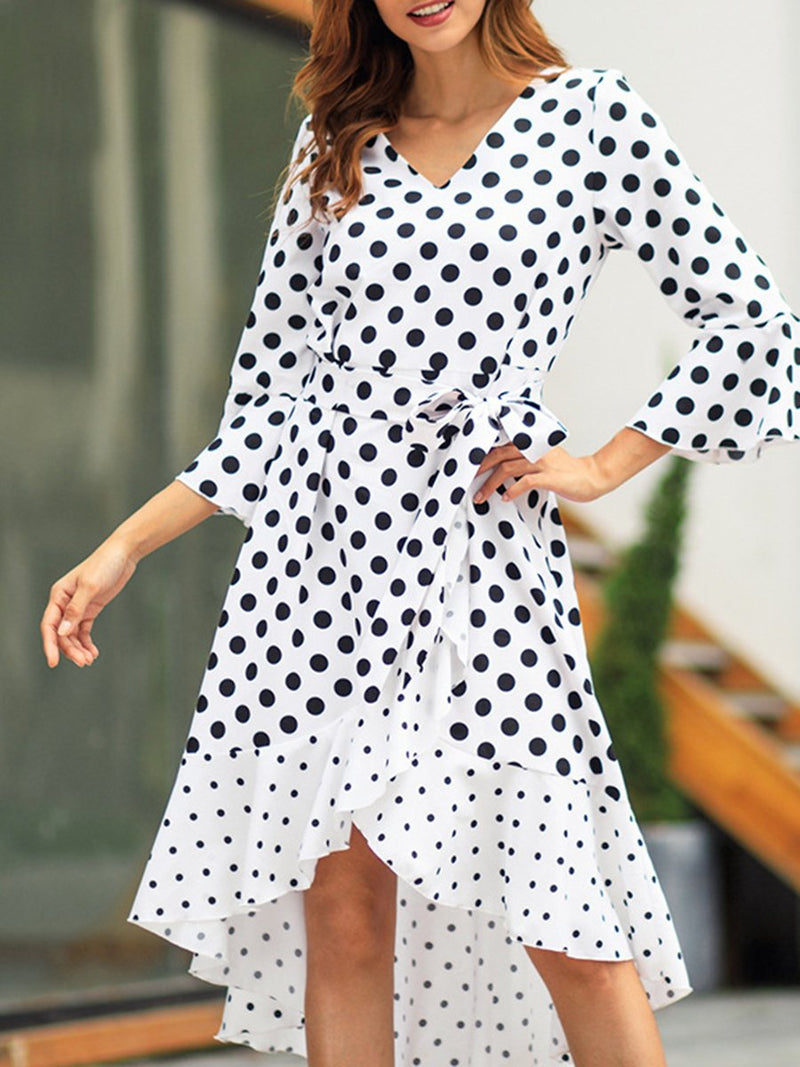 Robe à Pois et Col en V